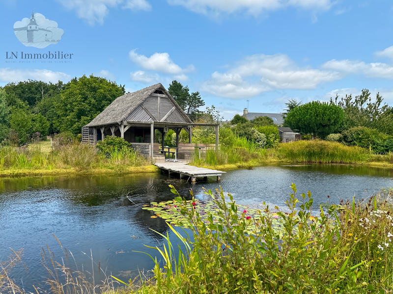 Maison - 211 m² - 15 pièces