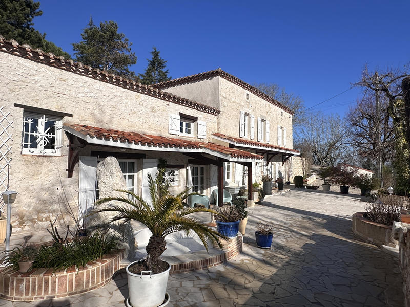 Maison - 200 m² - 7 pièces