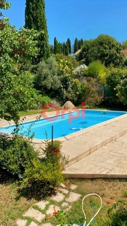 Maison - 198 m² - 6 pièces