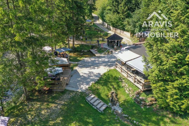 Propriété - 234 m² - 7 pièces