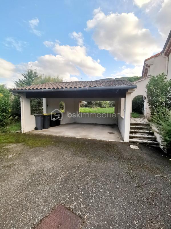 Maison traditionnelle - 197 m² - 7 pièces