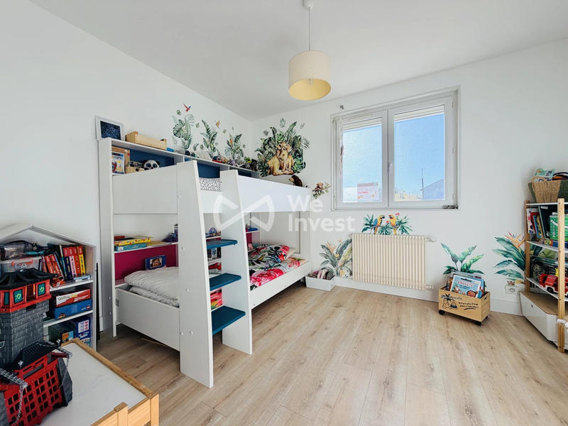 Maison - 182 m² - 9 pièces