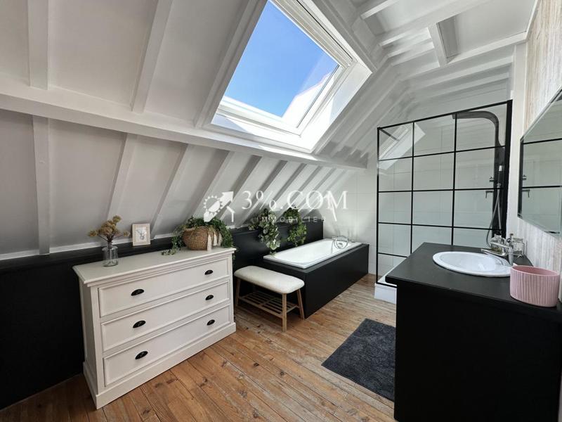 Pavillon - 135 m² - 6 pièces