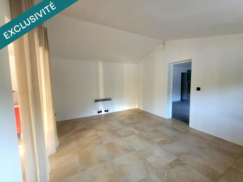 Maison - 221 m² - 5 pièces