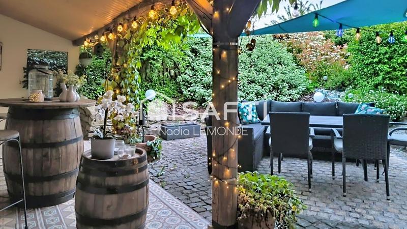 Maison - 240 m² - 6 pièces