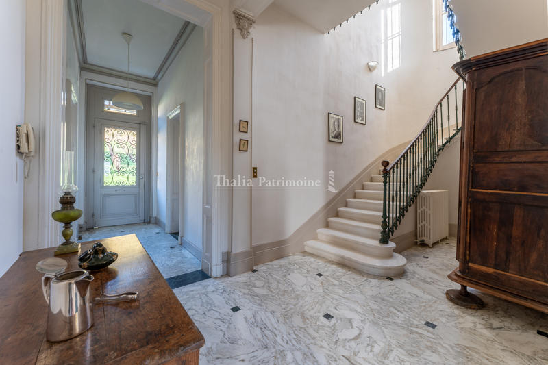 Propriété - 250 m² - 8 pièces