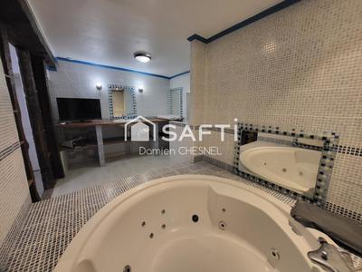 Maison - 295 m² - 15 pièces