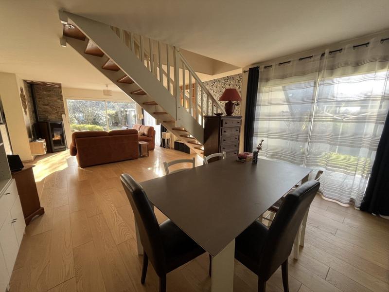Maison - 162 m² - 10 pièces