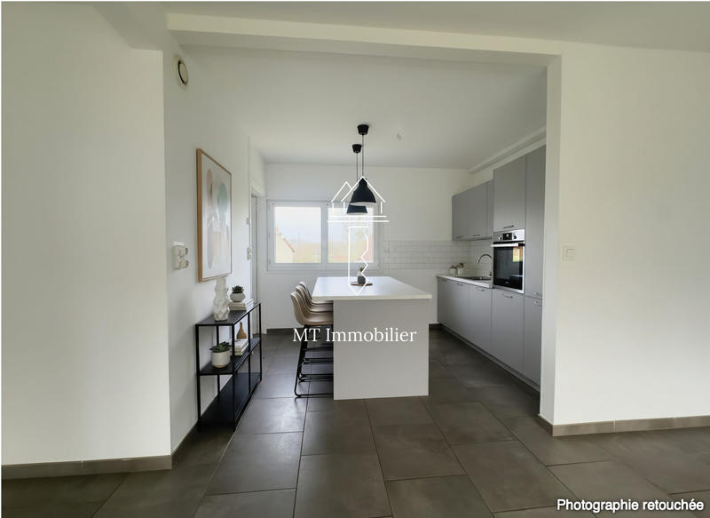 Maison - 94 m² - 5 pièces