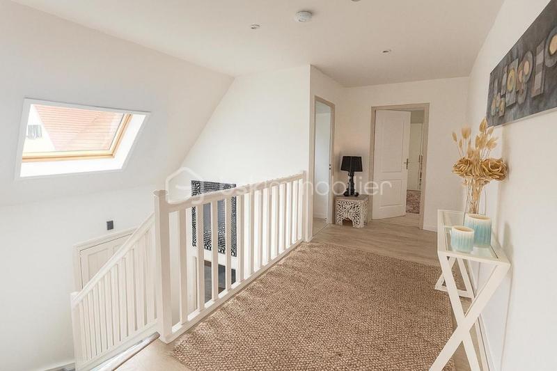 Propriété - 227 m² - 9 pièces