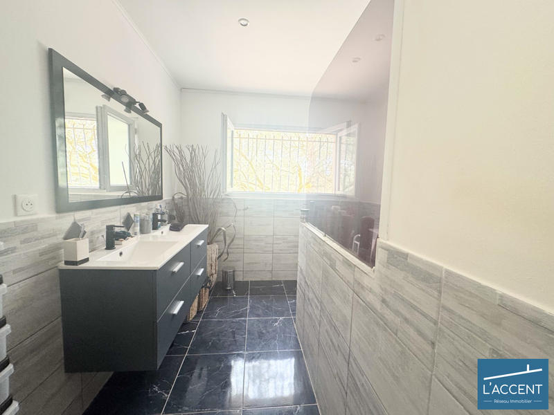 Maison - 143 m² - 4 pièces