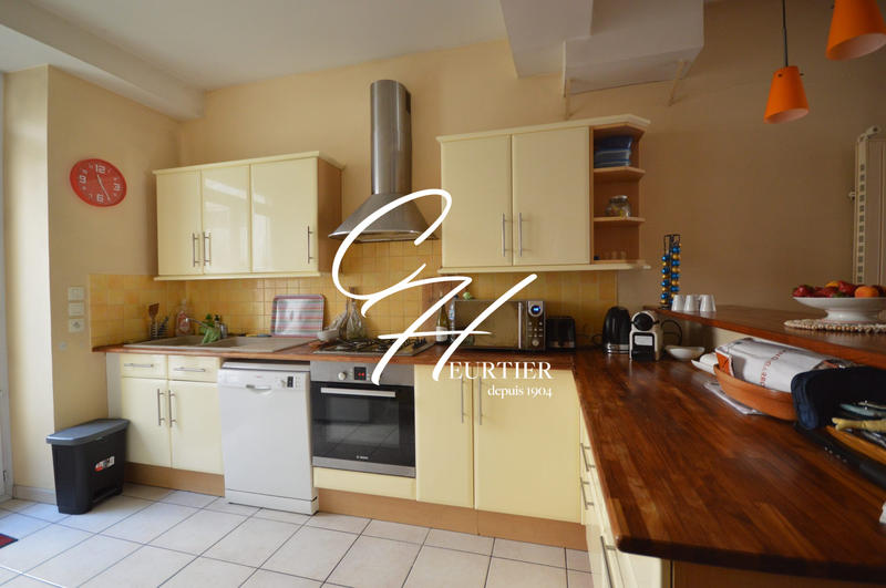 Appartement - 99 m² - 4 pièces