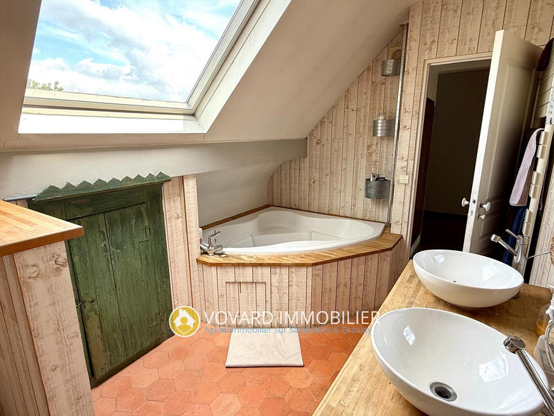 Maison - 137 m² - 6 pièces