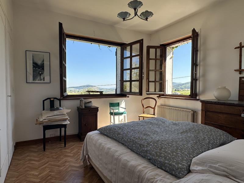 Maison - 177 m² - 8 pièces