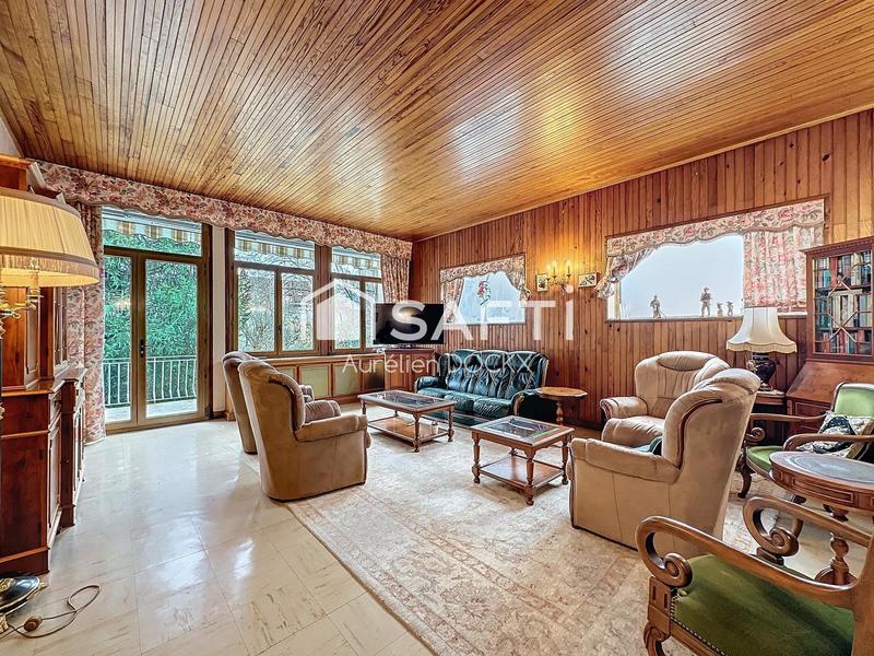 Maison - 200 m² - 9 pièces