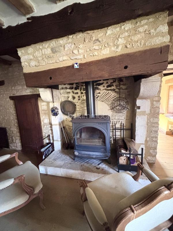 Maison - 240 m² - 9 pièces