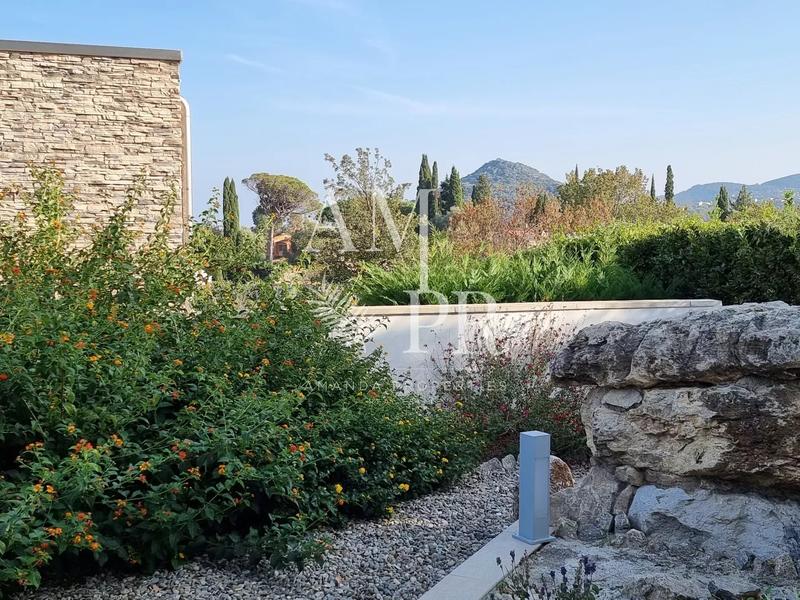 Villa - 290 m² - 6 pièces