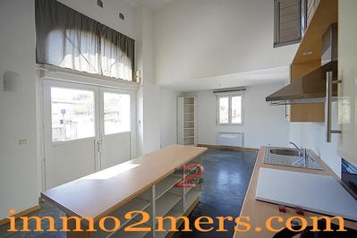 Local commercial - 87 m² - 2 pièces