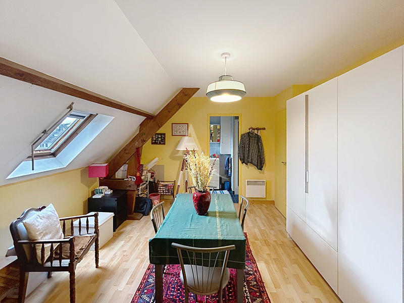 Maison - 178 m² - 9 pièces