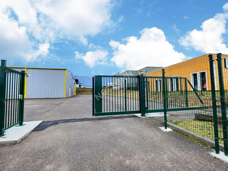 Local d'activité / Entrepôt - 1 250 m²