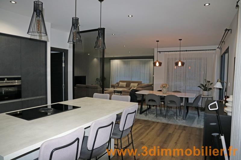 Maison - 183 m² - 8 pièces