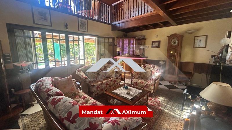 Maison - 250 m² - 7 pièces