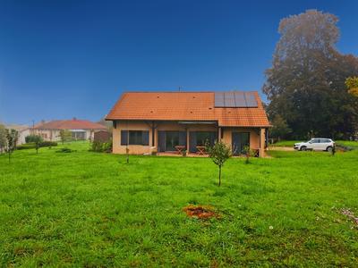 Maison - 101 m² - 5 pièces