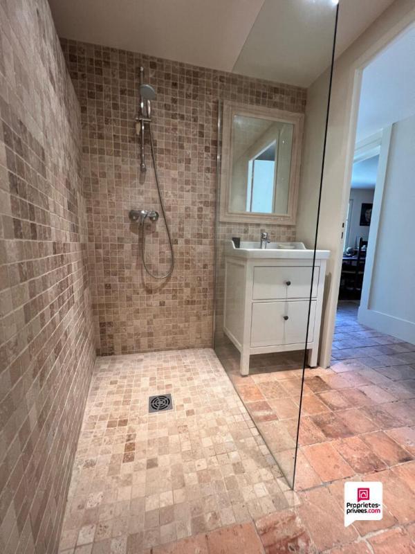 Maison - 261 m² - 13 pièces