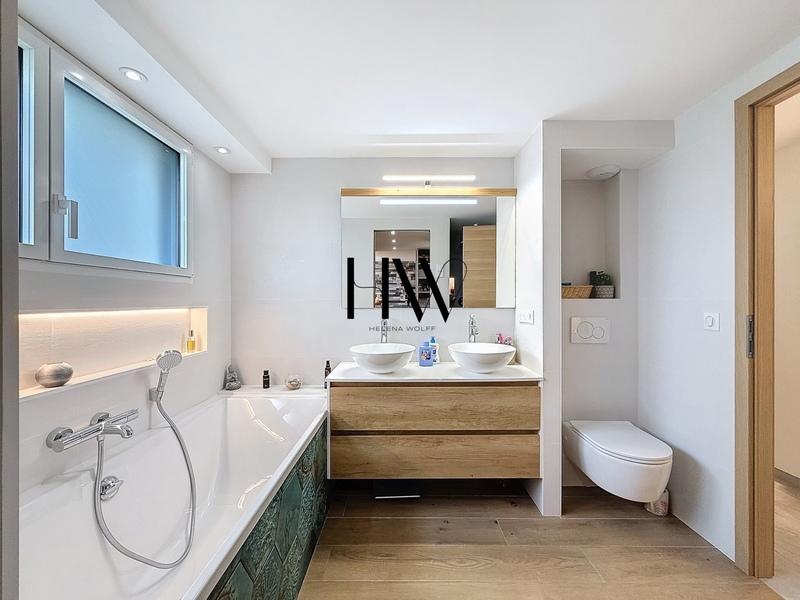 Maison - 437 m² - 14 pièces