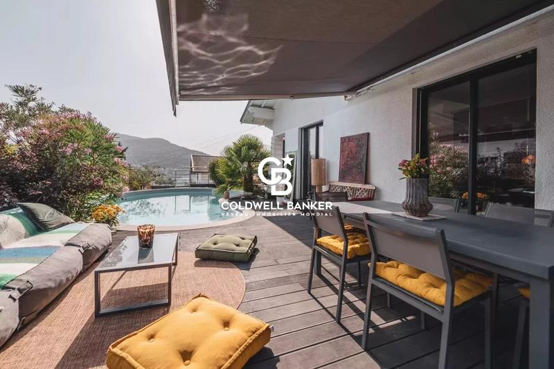 Maison - 179 m² - 7 pièces