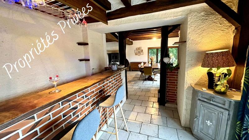 Maison - 20 m² - 8 pièces