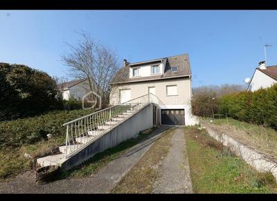 Maison - 141 m² - 7 pièces