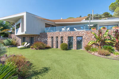 Maison - 190 m² - 5 pièces