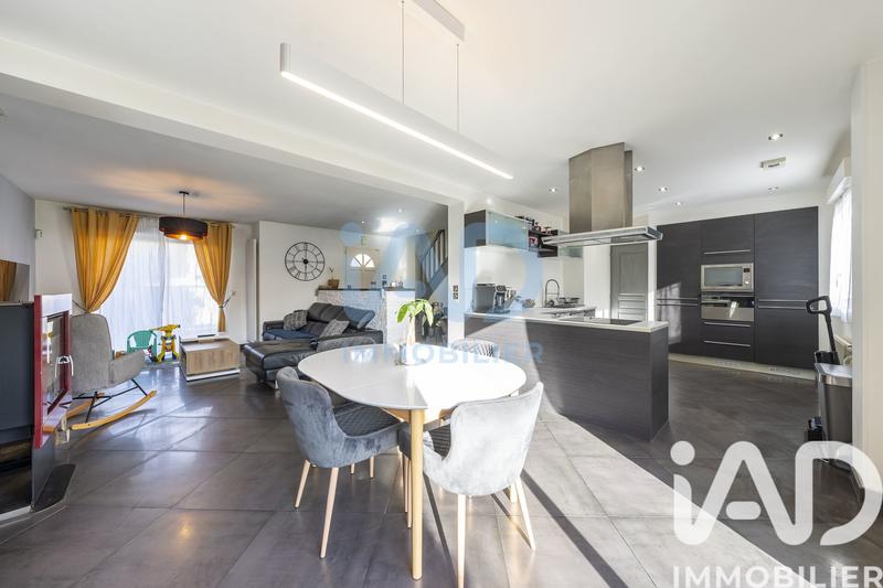 Maison - 105 m² - 6 pièces