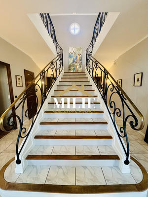 Villa - 350 m² - 10 pièces