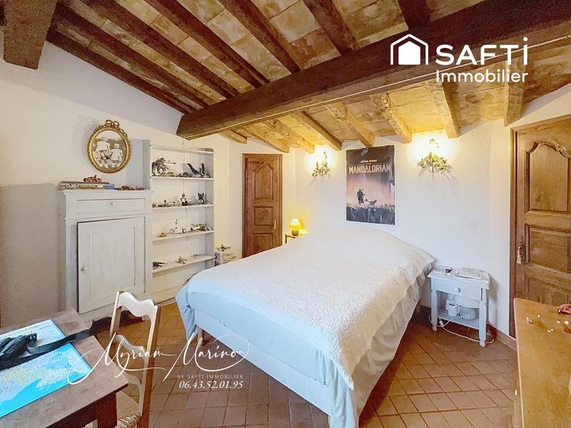 Maison - 180 m² - 7 pièces