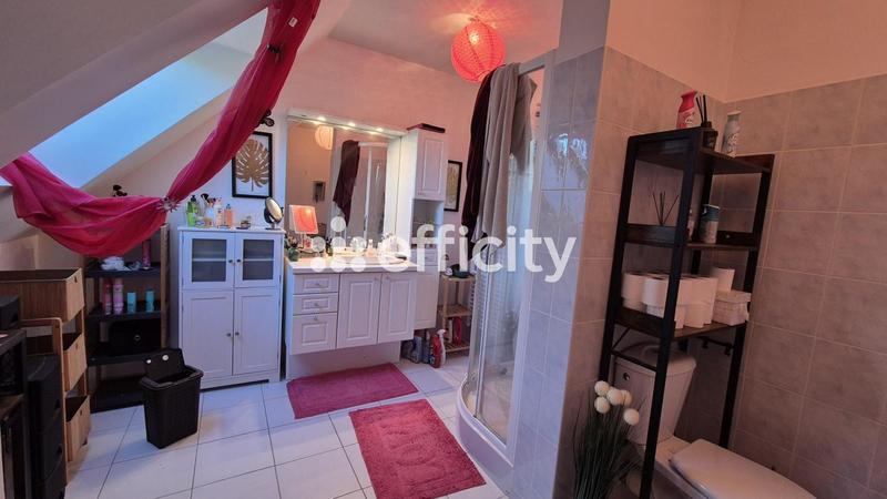 Pavillon - 200 m² - 6 pièces