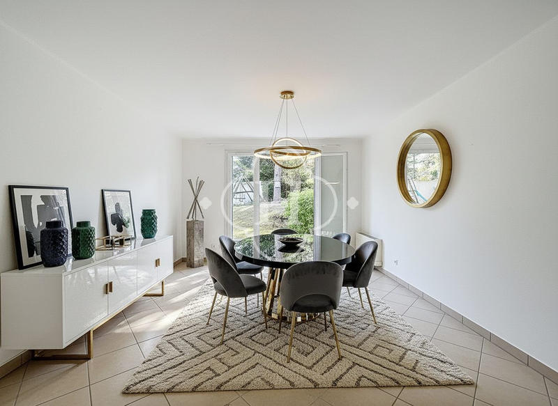 Maison - 195 m² - 7 pièces