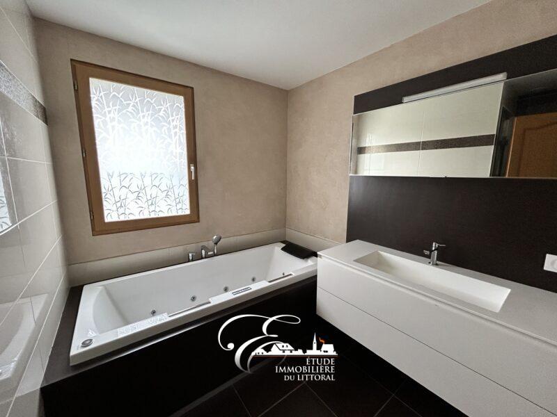 Maison - 208 m² - 7 pièces