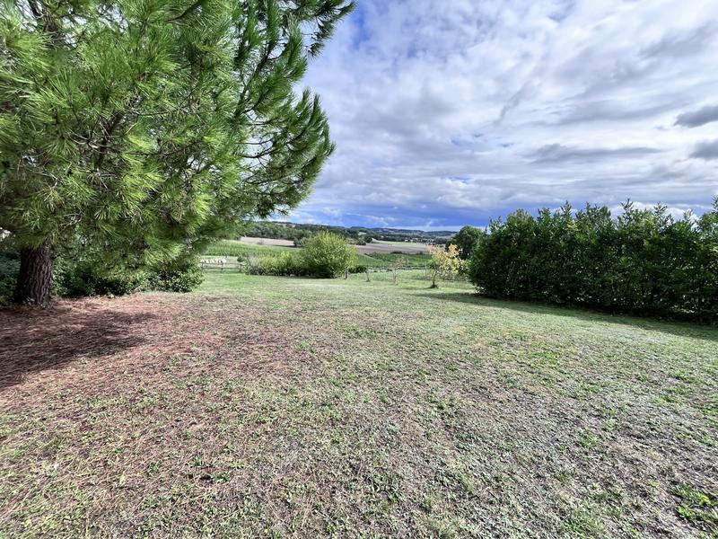 Maison traditionnelle - 151 m² - 6 pièces