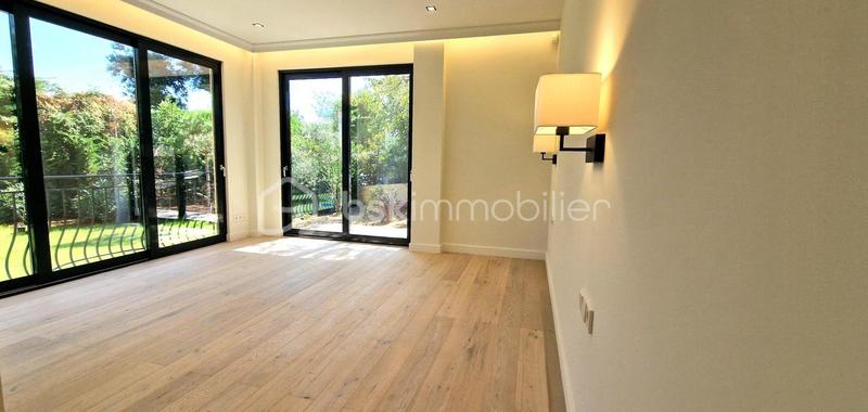 Villa - 229 m² - 5 pièces