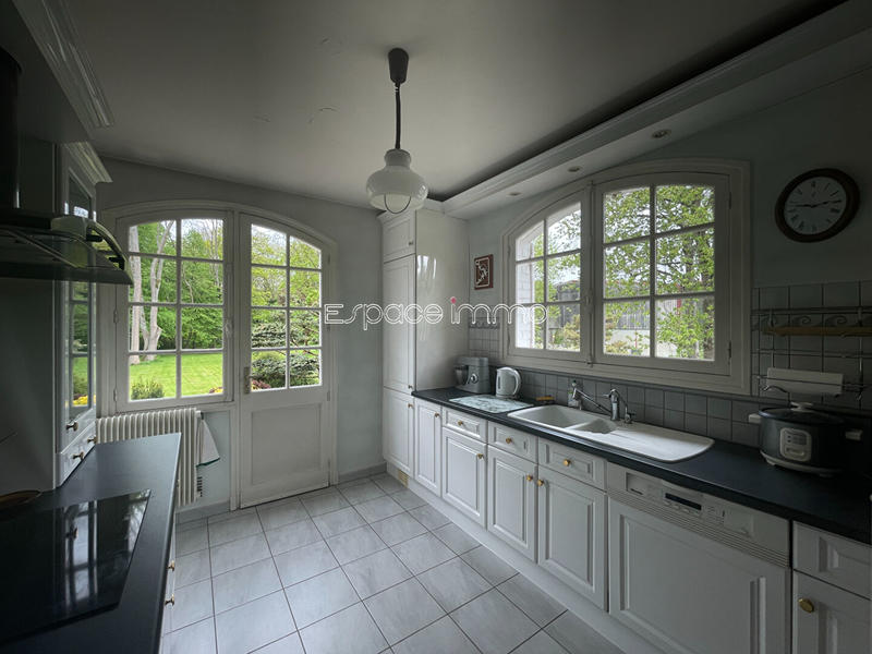 Maison - 197 m² - 7 pièces