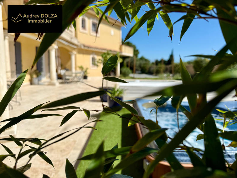 Maison - 186 m² - 8 pièces