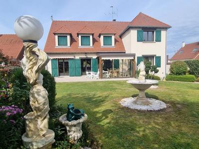 Maison - 221 m² - 8 pièces