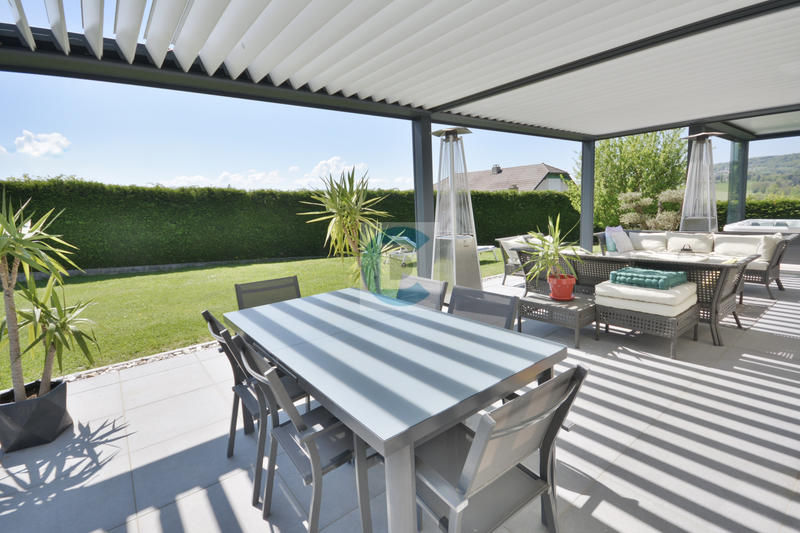 Maison - 228 m² - 8 pièces