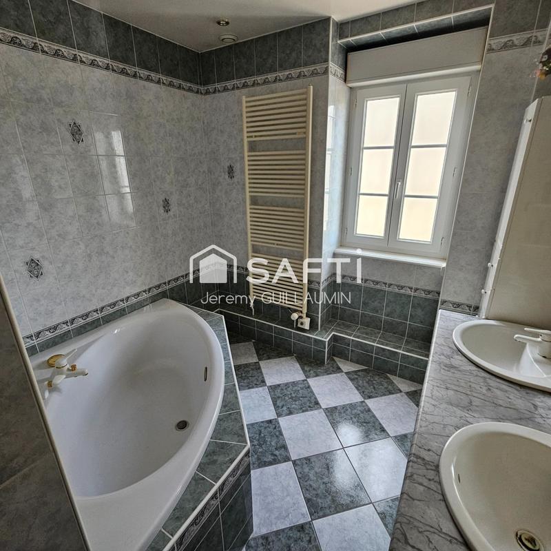 Maison - 311 m² - 11 pièces