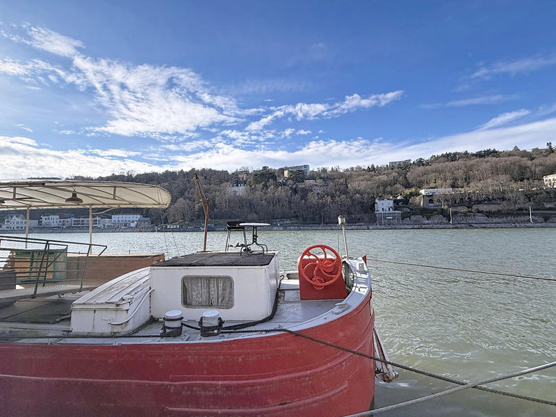 Péniche - 180 m² - 7 pièces