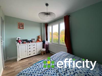 Maison - 93 m² - 5 pièces