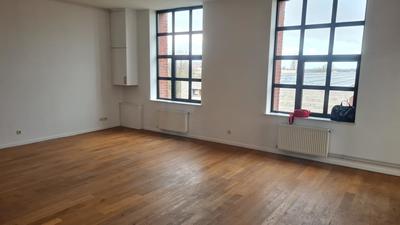 Loft - 110 m² - 4 pièces
