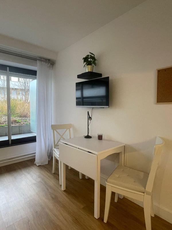 Studio - 25 m² - 1 pièce